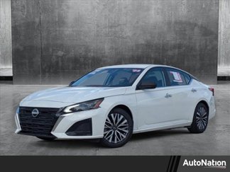 Used 2025 Nissan Altima 2.5 SV image 1