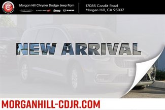 Used 2022 Chrysler Pacifica Touring-L image 1