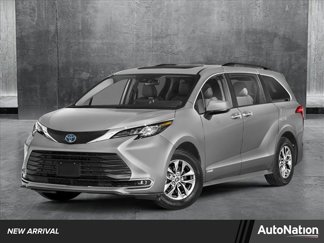 Used 2023 Toyota Sienna XLE image 1