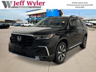 New 2025 Honda Pilot Touring image 1