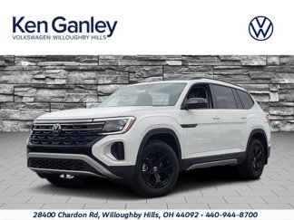 New 2025 Volkswagen Atlas Peak Edition SE image 1