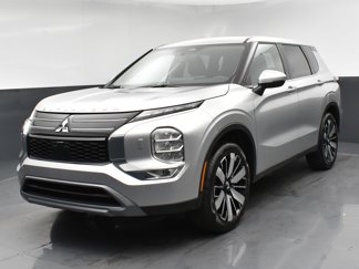 New 2025 Mitsubishi Outlander SE image 1