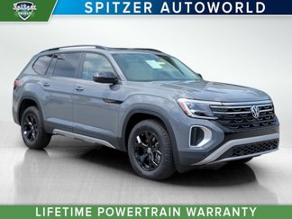 New 2025 Volkswagen Atlas Peak Edition SE image 1