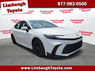 Used 2025 Toyota Camry LE image 1