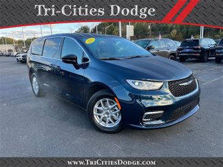 New 2025 Chrysler Pacifica Select image 1