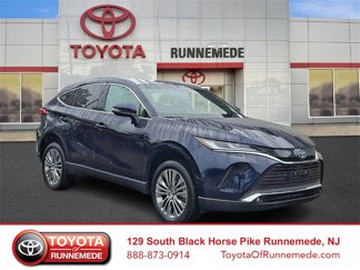 Certified 2024 Toyota Venza XLE image 1