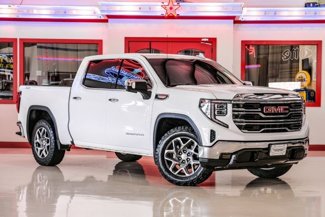 Used 2023 GMC Sierra 1500 SLT image 1