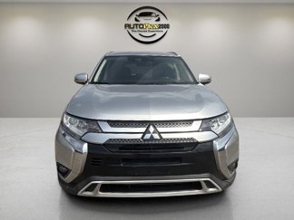Used 2020 Mitsubishi Outlander SE image 1