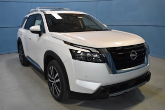 New 2025 Nissan Pathfinder Platinum image 1