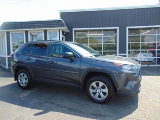 Used 2019 Toyota RAV4 LE image 1
