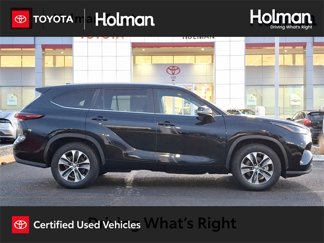 Certified 2024 Toyota Highlander XLE image 1