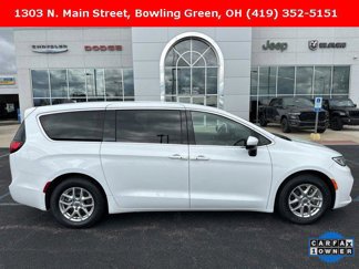 Certified 2023 Chrysler Pacifica Touring-L image 1