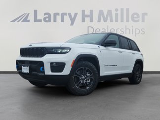 New 2025 Jeep Grand Cherokee Trailhawk image 1