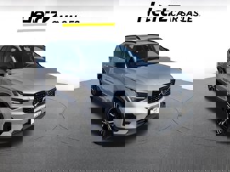 Used 2024 Volvo XC40 B5 Core image 1