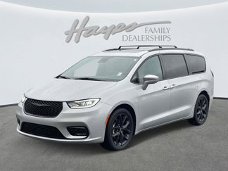 Used 2022 Chrysler Pacifica Limited w/ S Appearance Package image 1