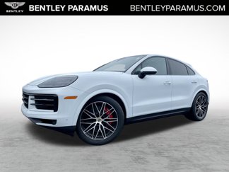 Used 2024 Porsche Cayenne S image 1