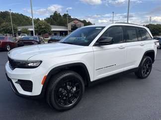 New 2025 Jeep Grand Cherokee Altitude image 1