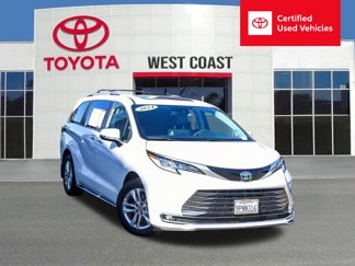 Used 2024 Toyota Sienna Limited image 1