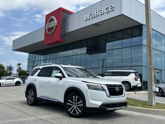 New 2025 Nissan Pathfinder Platinum image 1