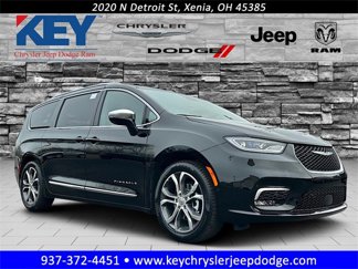 New 2025 Chrysler Pacifica Pinnacle image 1