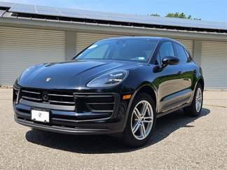 Used 2024 Porsche Macan image 1