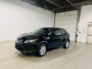 Used 2017 Nissan Rogue Sport S image 1