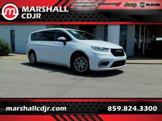 Used 2023 Chrysler Pacifica Touring-L image 1
