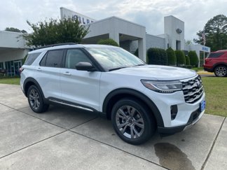 New 2025 Ford Explorer Active w/ Active Comfort Package image 1