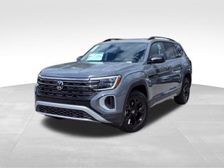 New 2025 Volkswagen Atlas Peak Edition SE image 1