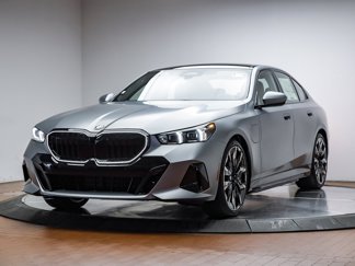 New 2026 BMW 550e xDrive w/ Premium Package image 1