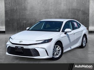 Used 2025 Toyota Camry LE image 1