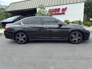 Used 2017 Honda Accord Touring image 1