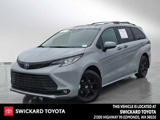 Certified 2025 Toyota Sienna XLE Woodland Edition image 1