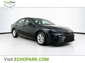 Used 2025 Toyota Camry LE image 1