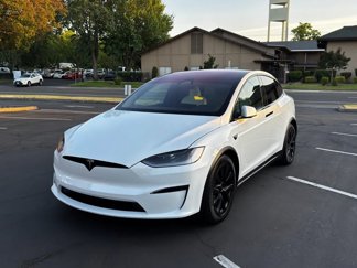 Used 2023 Tesla Model X image 1