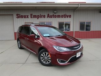 Used 2019 Chrysler Pacifica Touring-L Plus w/ Advanced Safetytec Group image 1