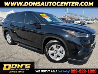 Used 2021 Toyota Highlander LE image 1