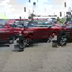 Used 2020 Jeep Cherokee Latitude Plus w/ Cold Weather Group image 1