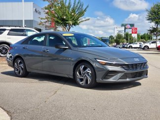 Used 2025 Hyundai Elantra Sport image 1