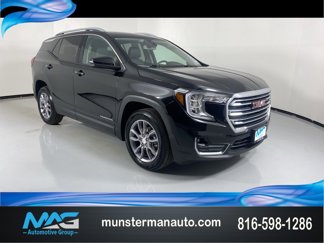 Used 2024 GMC Terrain SLT image 1