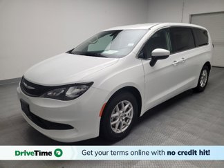 Used 2022 Chrysler Voyager LX image 1