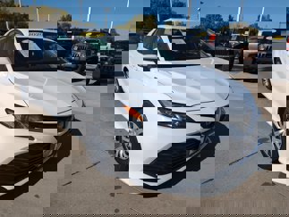 Used 2020 Toyota Camry LE image 1