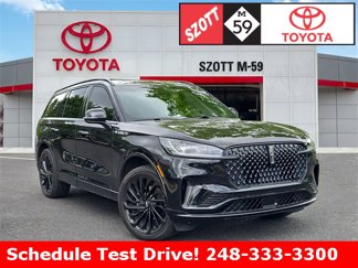 Used 2025 Lincoln Aviator Reserve w/ Jet Appearance Package image 1