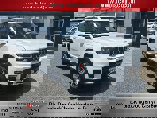 New 2025 Jeep Grand Cherokee L Limited w/ Luxury Tech Group II image 1
