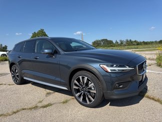 New 2026 Volvo V60 B5 Cross Country Ultra w/ Protection Package Premier image 1