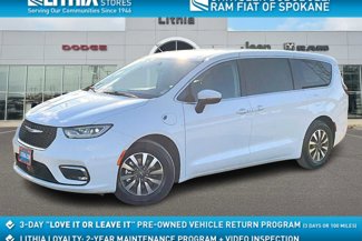 Used 2023 Chrysler Pacifica Touring-L image 1