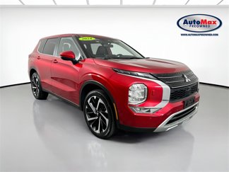 Used 2024 Mitsubishi Outlander SE image 1
