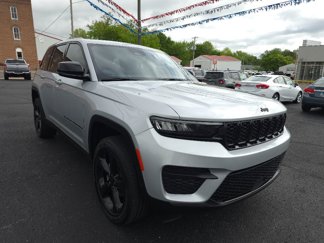 Used 2023 Jeep Grand Cherokee Altitude image 1