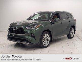 Used 2024 Toyota Highlander Platinum image 1