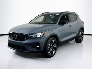 Used 2023 Volvo XC40 B5 Ultimate image 1
